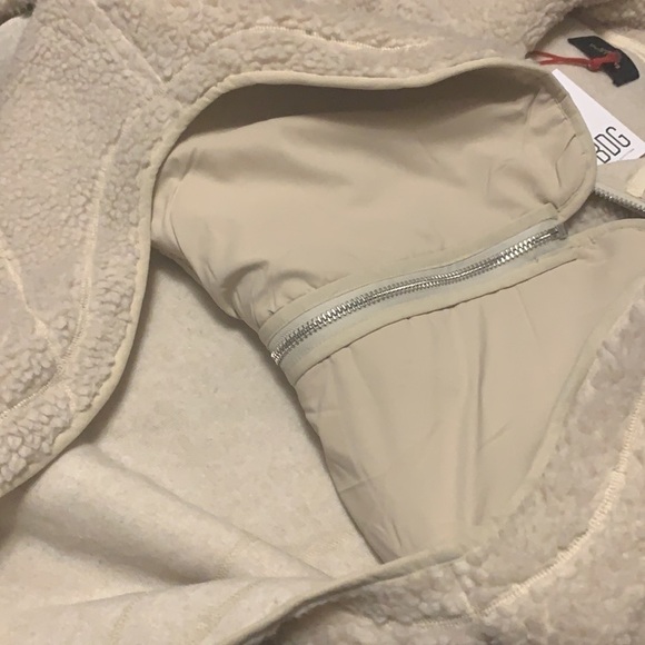 Urban Outfitters BDG cream colored Sherpa fleece jacket, front pockets, zip - Picture 9 of 11